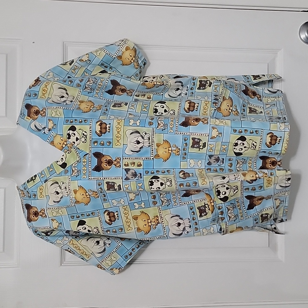 Scrub H.Q. Cats And Dog Print Short Sleeve V-Neck Pullover Scrub Top Size L